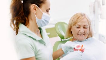 Complications During the Dental Crown Treatment Recovery Period and Their Treatments