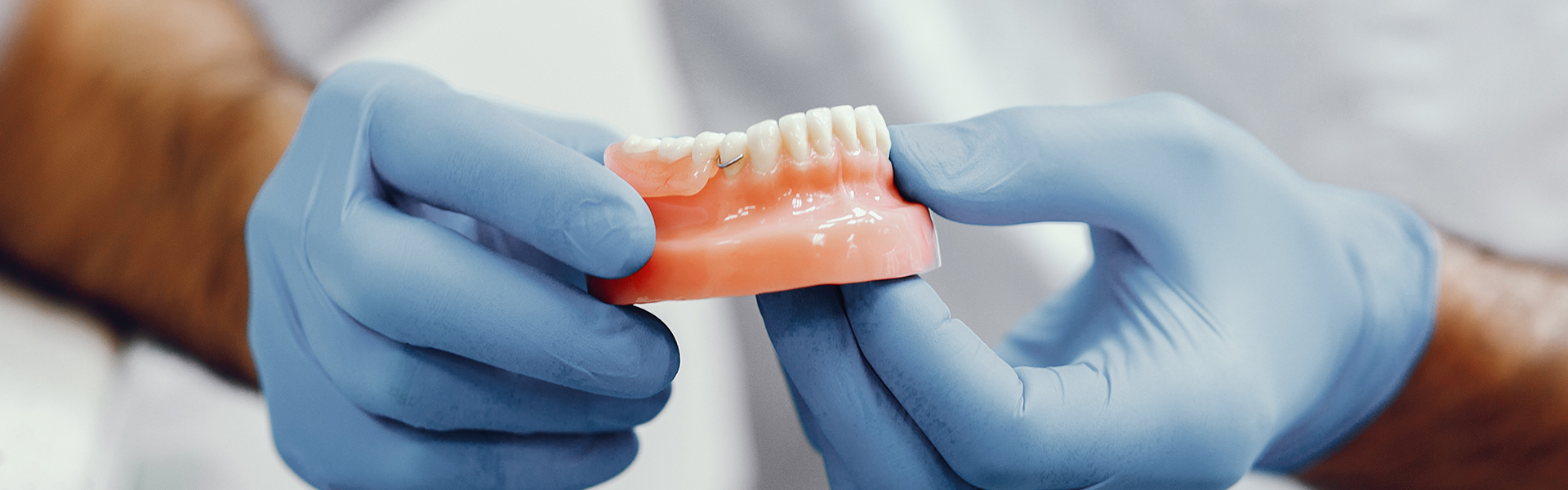 How Dental Veneers Can Correct Misalignment and Gaps